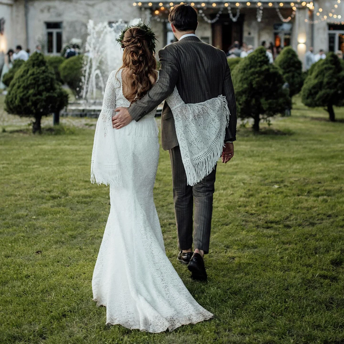 Bohemian Long Flare Sleeves Tassels Bridal Gown Customized V Neck Bodycon Fitted Crochet Lace Bohemian Fringed Wedding Dress