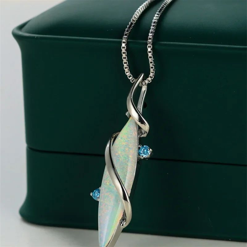 2026 New European and American New Australian BMW Eye Necklace with Simple Design, Elegant and Fashionable High-end Accessories