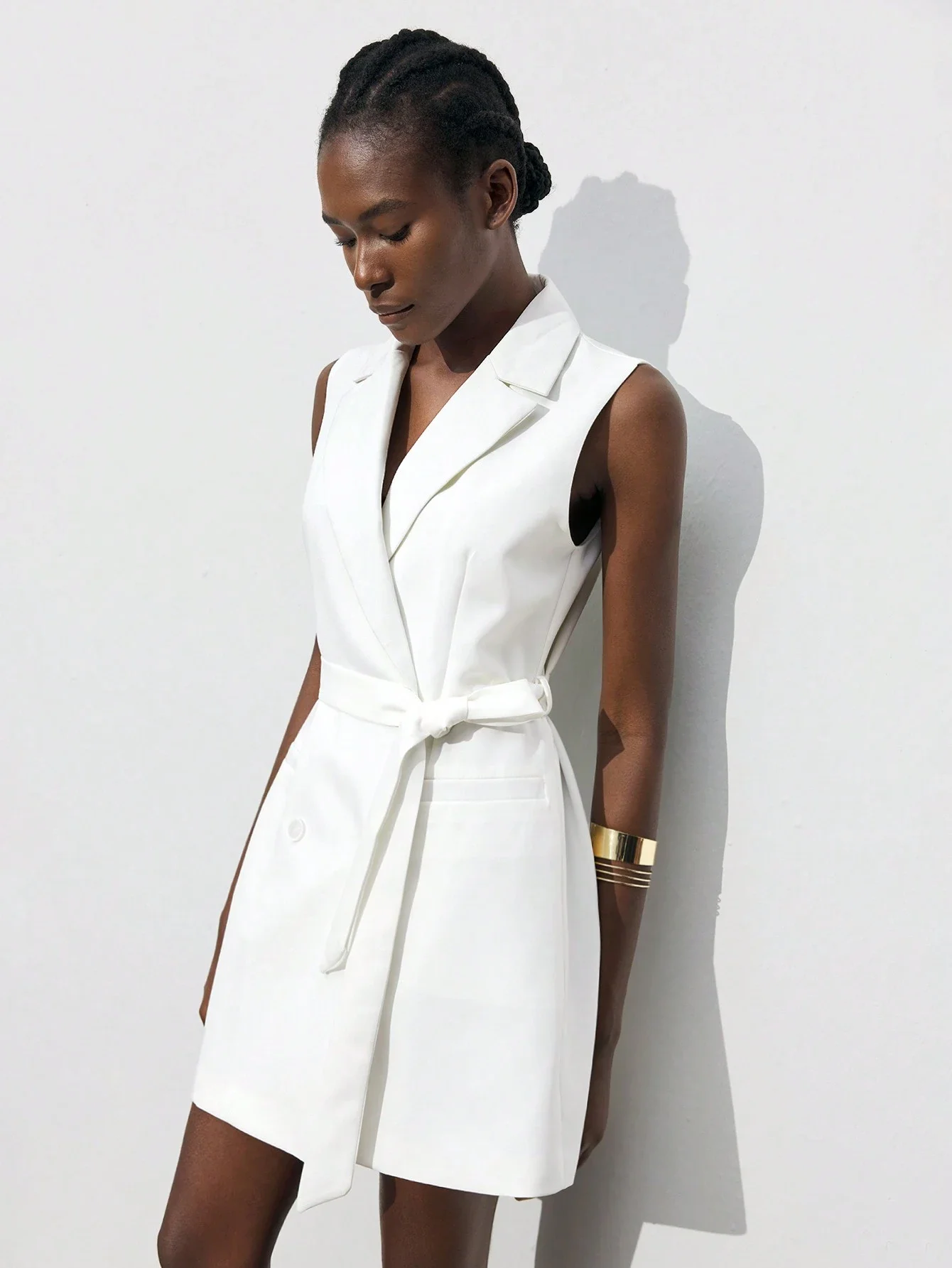 

White Sleeveless Wrap Blazer Dress With Belt For Women