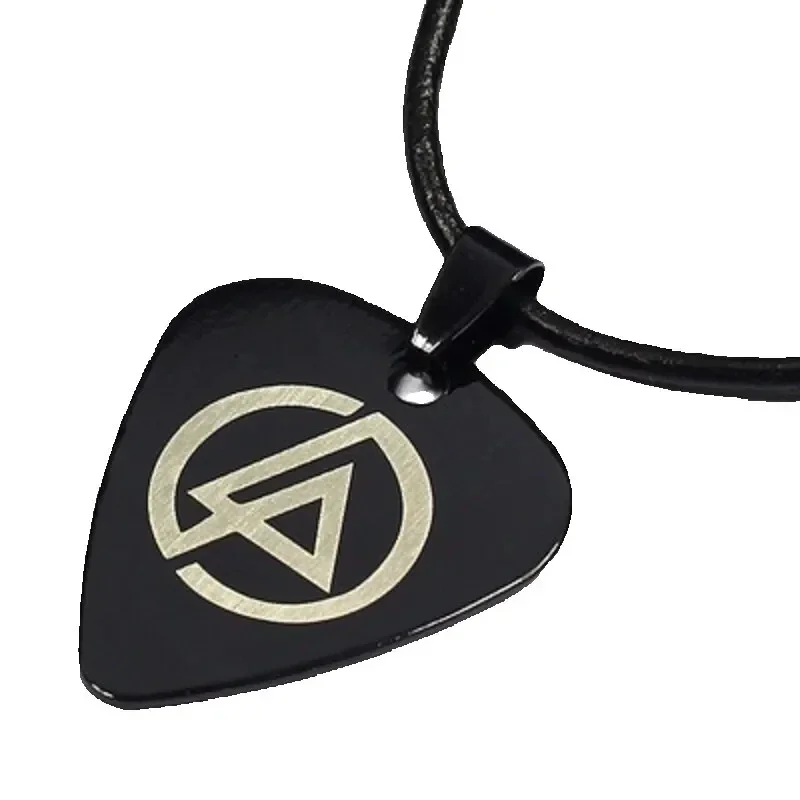 1Pcs Titanium steel Guitar Picks Plectrum Fingerpicks High-end Guitarra Picks For Musical Instrument Accessories stainles