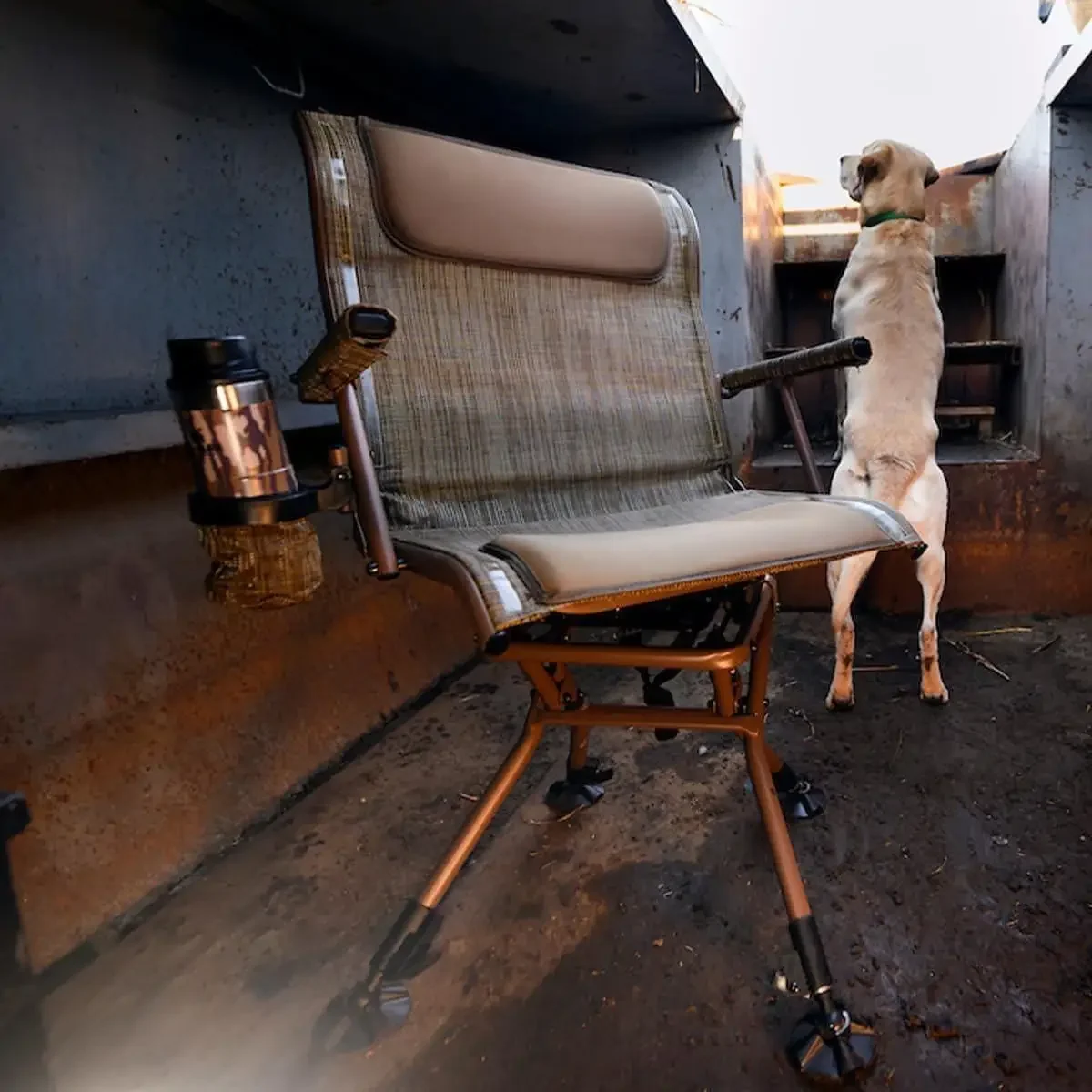 كرسي صيد دوار XL – شديد التحمل 360 درجة °   مقعد أعمى صامت يدعم 300 رطل، ومساند للذراعين المبطنة، وأقدام لجميع التضاريس، وحامل الأكواب