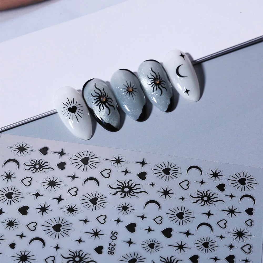 1 Stück 3D vergoldetes Silber ausgehöhlte herzförmige Nagelkunstaufkleber DIY Liebe-Herz Sternenlicht Halbmond Mythos Nagelaufkleber 12 x 8 cm