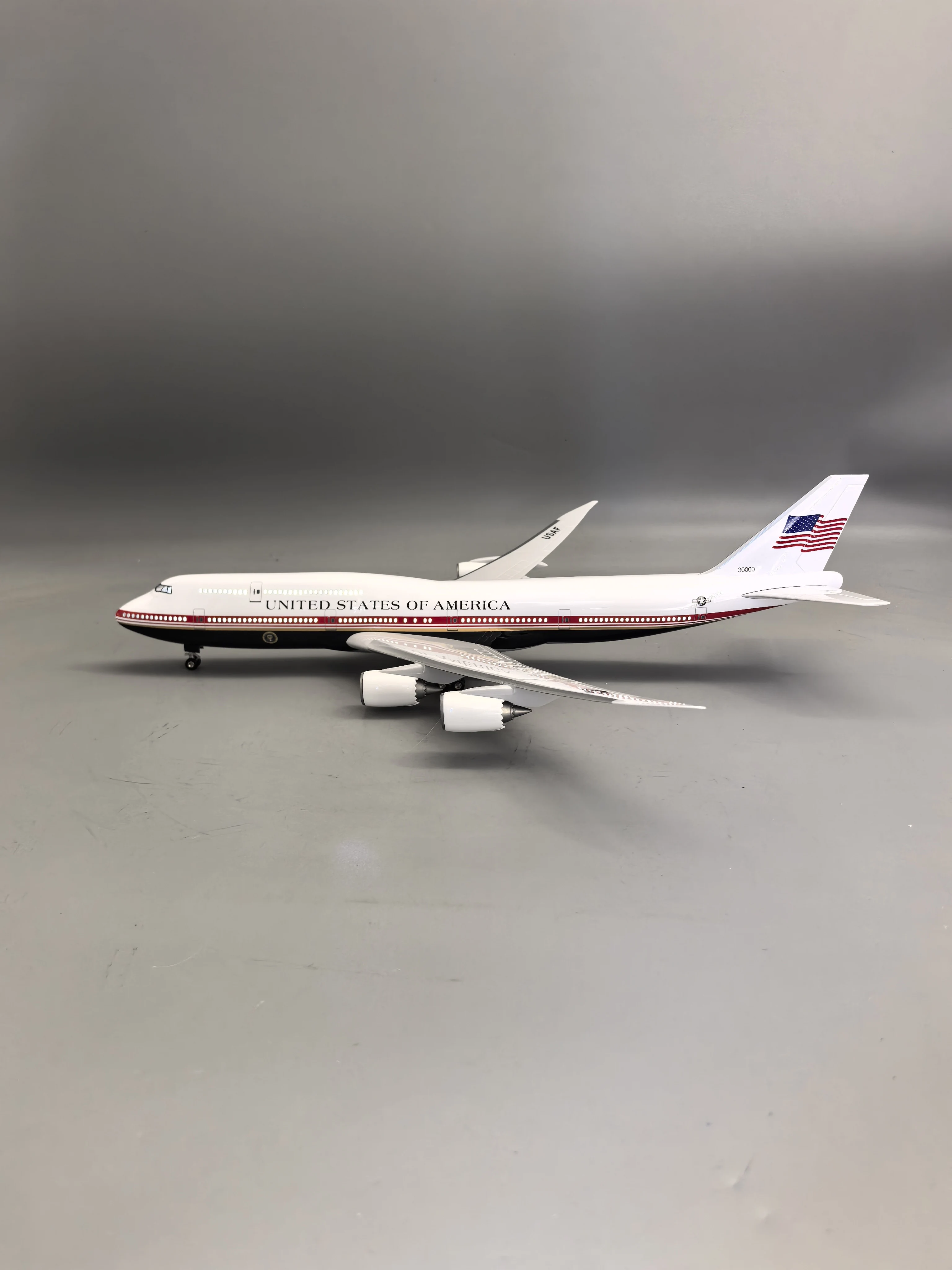 B747-8 US Air Force 747 Miniature Airplane Model 47CM Scale 18.5 Inches Length Model Planes Simulated Resin For Decoration