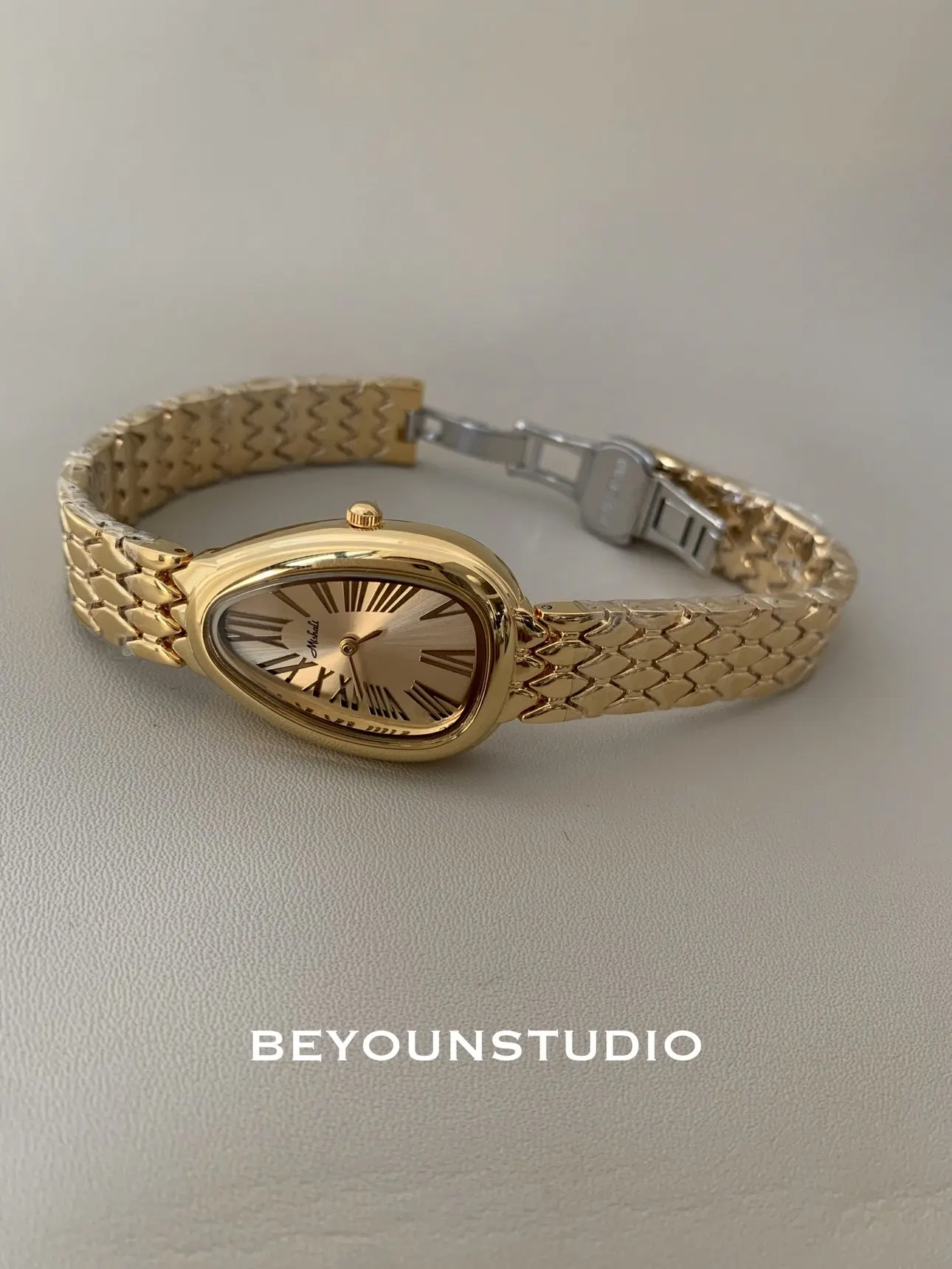 

New Luxury And Elegant Women'S Quartz Watch, A Stylish And Fashionable Timepiece For Women. Exquisite Women'S Wristwatch.