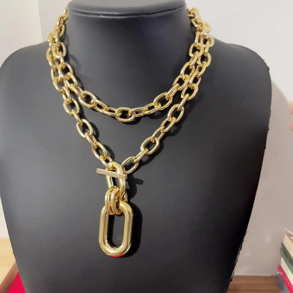 ew Chain Metal Necklace Female Sexy Spicy Girl Collar Chain Two Piece Set