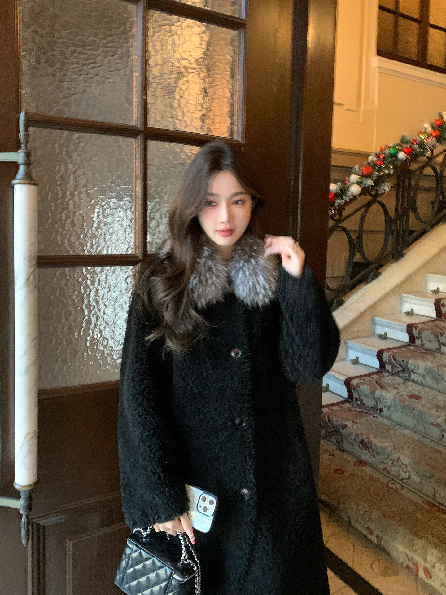 

Nordic Winter Long Fur Collar Lamb Fur Coat Women's Outerwear Inteated Leather And Fur Coat Warm Pure Color Universal Fit