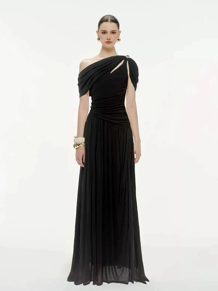 

Elegant Black Slimming Women's Dress Fashionable Gown with Pleats One Shoulder Design Long Evening Dress for Ladies