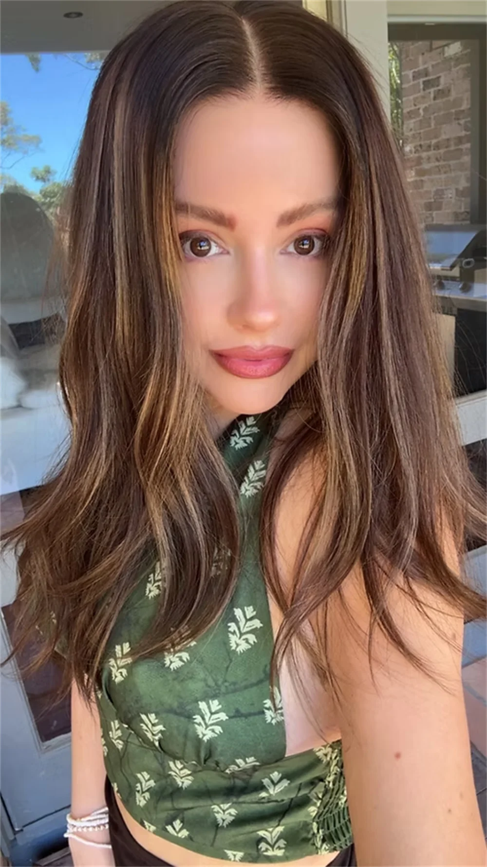 Caramel Brown 26-Inch Baylayage Synthetic HD Lace Front Wig Pre-Plucked Natural Hairline Heat Resistant Daily WearWig for Women