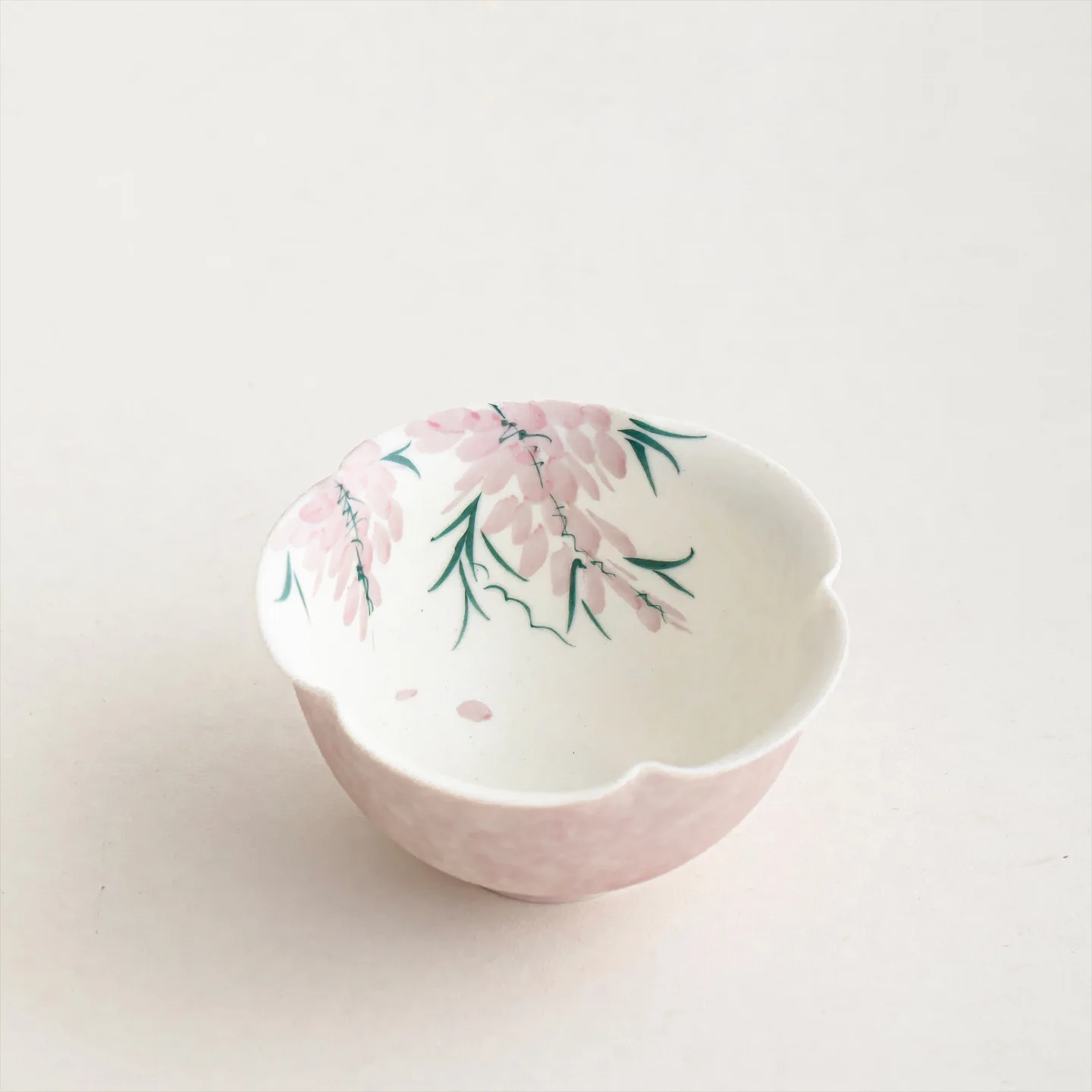 Hand‑Painted Wisteria Flower‑rim Master Teacup, Traditional Chinese‑style Stemmed Cup for Ladies Daily Tea Ceremony