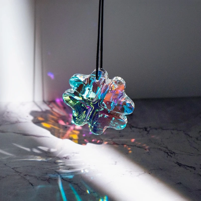 Crystal Hanging Four Leaf Clover Suncatcher Lucky Fengshui Crystal Prism Rainbow Maker Car Pendant Chandelier Parts Garden Decor