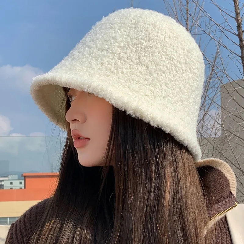 New Japanese Lamb Wool Bucket Hat for Warmth, Ear Protection, Face Enhancement, Small Color, Fashionable Dome Hat for Women