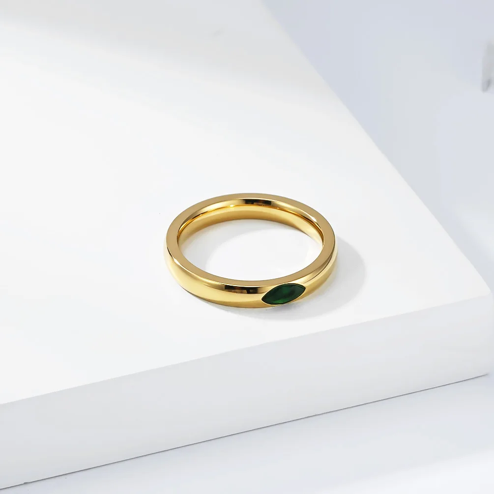 High-End Stainless Steel Women's Ring with Luxury Horse Eye Gemstone Fashionable Light-Reflecting Design for Ladies