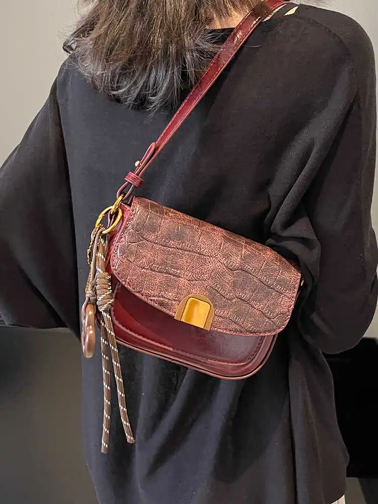 Women Retro Wax Leather One Shoulder Bag Fashion Stone Pattern Underarm Small Square Bag Spring Autumn Versatile Crossbody Bag