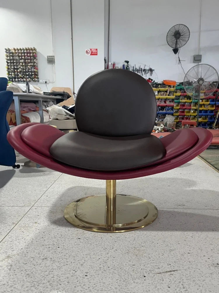 Sillón de diseño ligero de lujo elegante con pétalos de sonrisa, silla trasera informal de metal para hotel