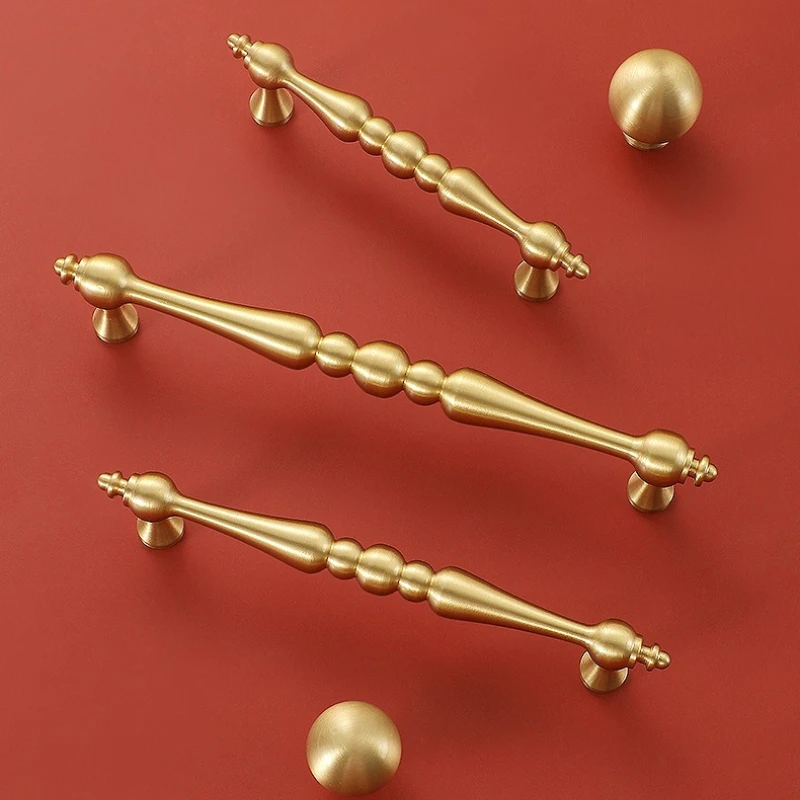 Französischer Luxus-Möbelknopf aus Messing mit Goldgriff für Kleiderschrank, Schublade, Schuhschrank, Einloch-Design, modern, aus reinem Kupfer, Möbelbeschlag. – Detail 1