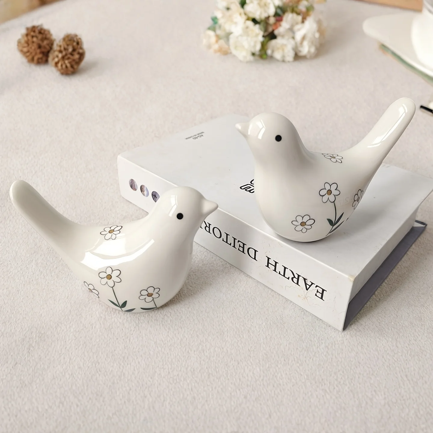 Ceramic Bird Figurine with Daisy Floral Print White  Bird Statue for Home Table Shelf Bedroom Living Room Home Decor Gift