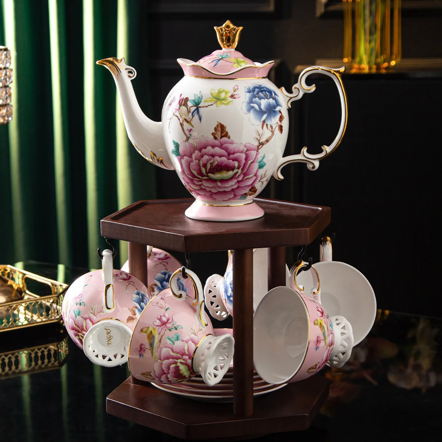 Golden Stroke Coffee Cup and Saucer Decorative Painted Flowers Bone China Mug Afternoon Tea Ceramic Cup Hotel Drinking Utensils