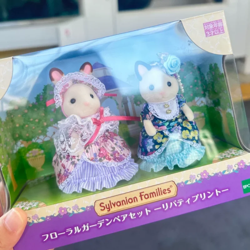 

Anime Sylvanian Families Dress Garden Afternoon Tea Set Kawaii Forest Doll Figrues Room Ornaments Christmas Flocking Toy Gift