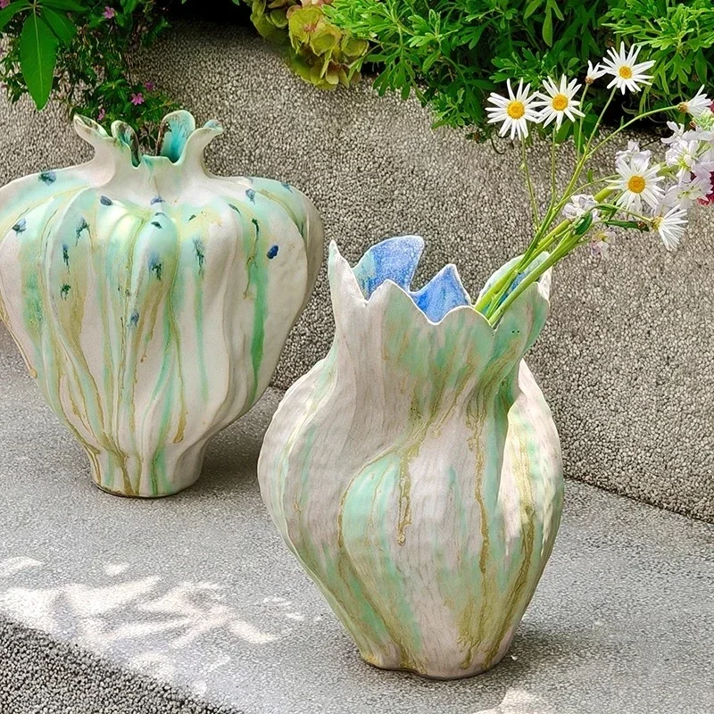 New Handmade Ceramic Vase Hand-drawn Graffiti Irregular Folds Flower Vase Ceramic Handicrafts Home Decoration Accessories