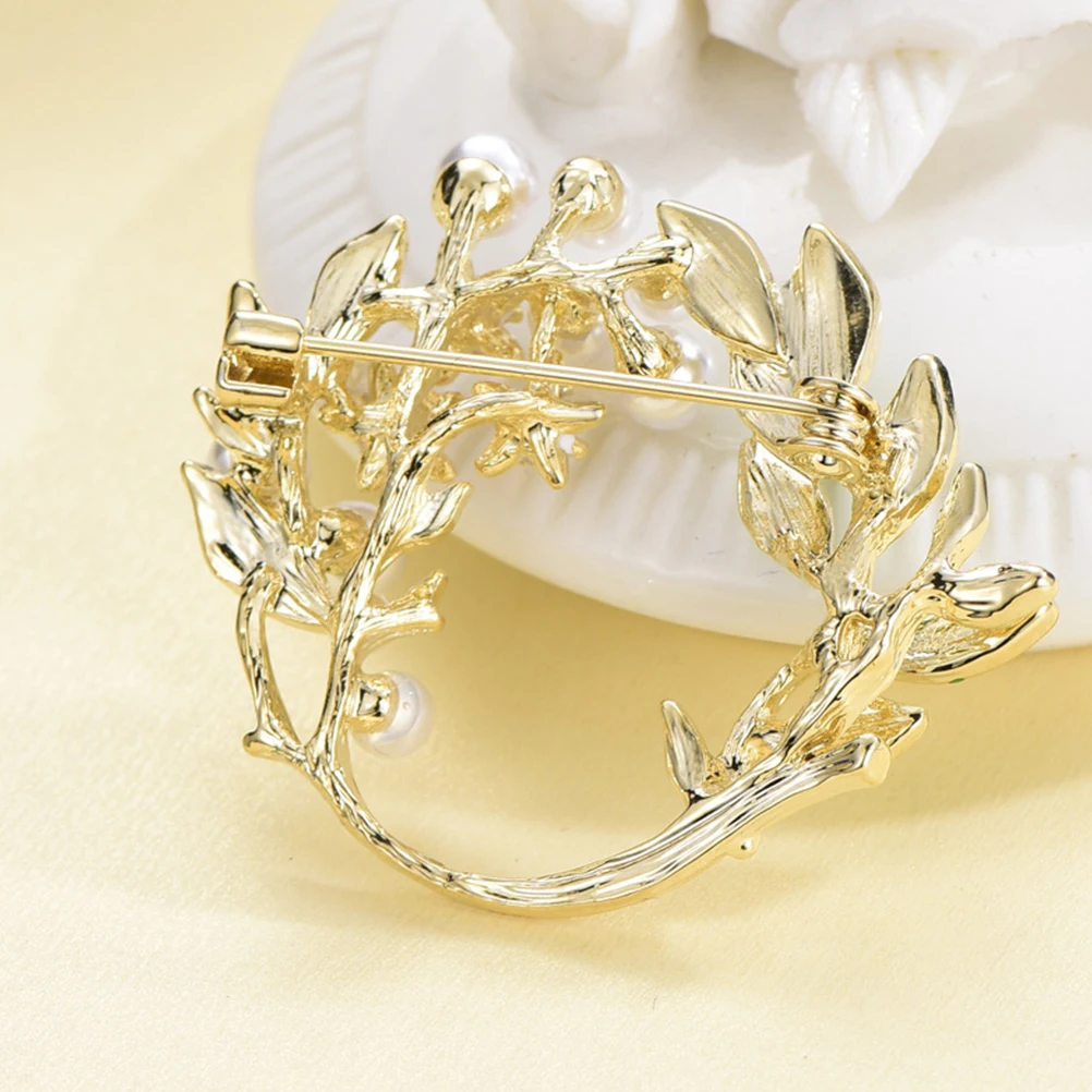 

Elegant Brooch Pin for Women 1PCS Delicate Flower Brooch Shining Lapel Matching Dress Suit Scarf Hat