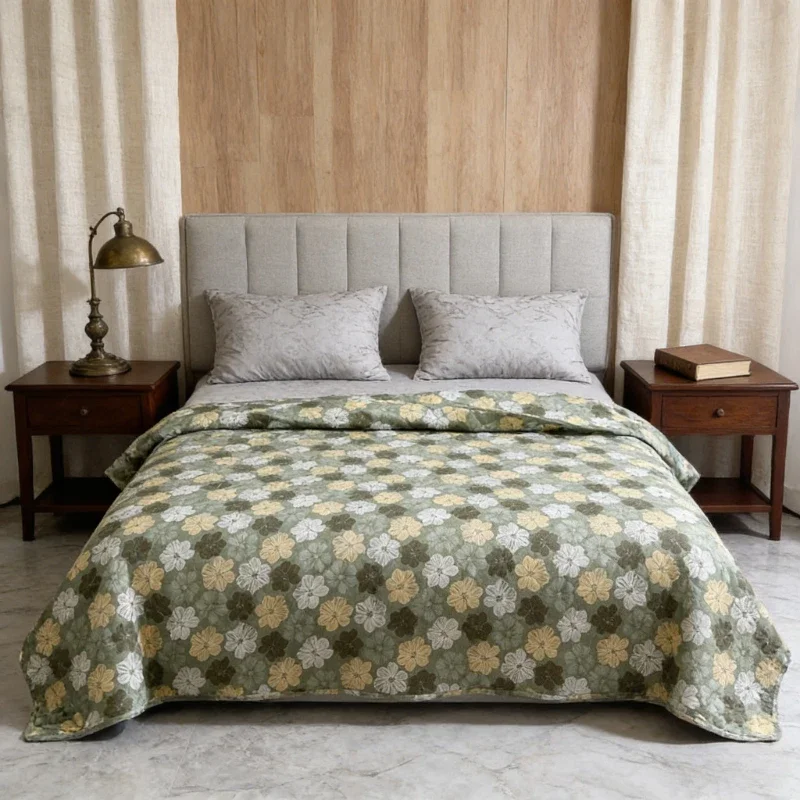 Skin Friendly Breathable Summer Quilt Lightweight Floral Print Comforter Comfortable Sleep Bedspread for Queen King Size Bed