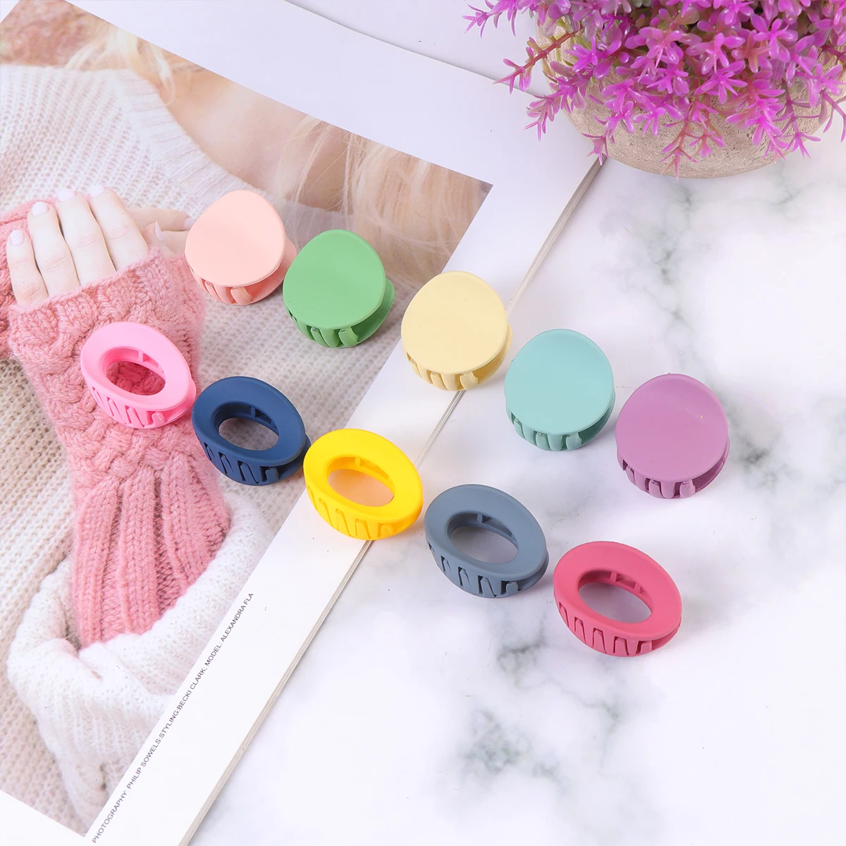 

3 .3cm Small Hair Clips Women Frosted Acrylic Barrettes Resin Hairpin for Girls
