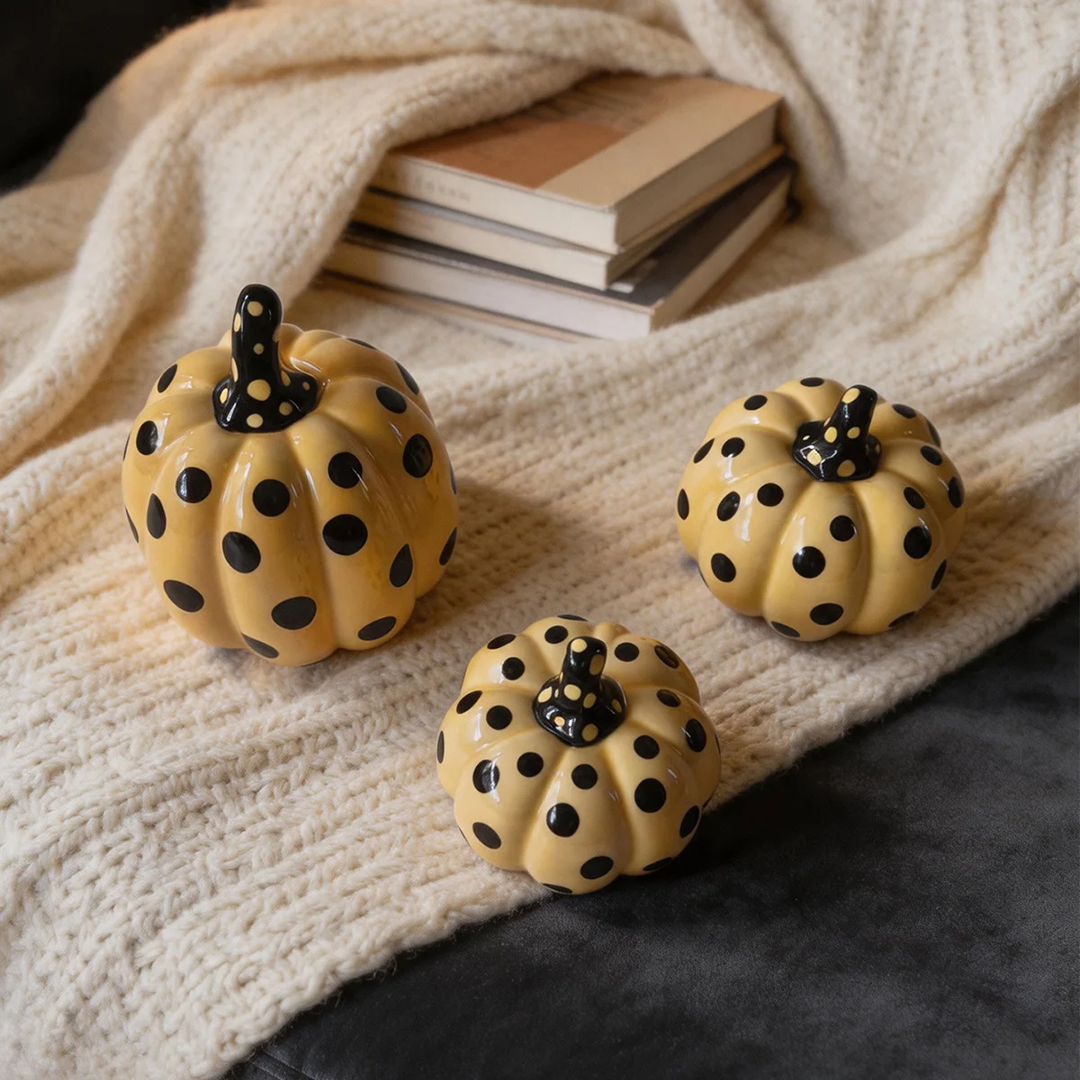 Polka Dot Ceramic Pumpkin Decor Yellow Black Glaze Pumpkin Figurine Modern Home Table Shelf Halloween Fall Autumn Decor Ornament