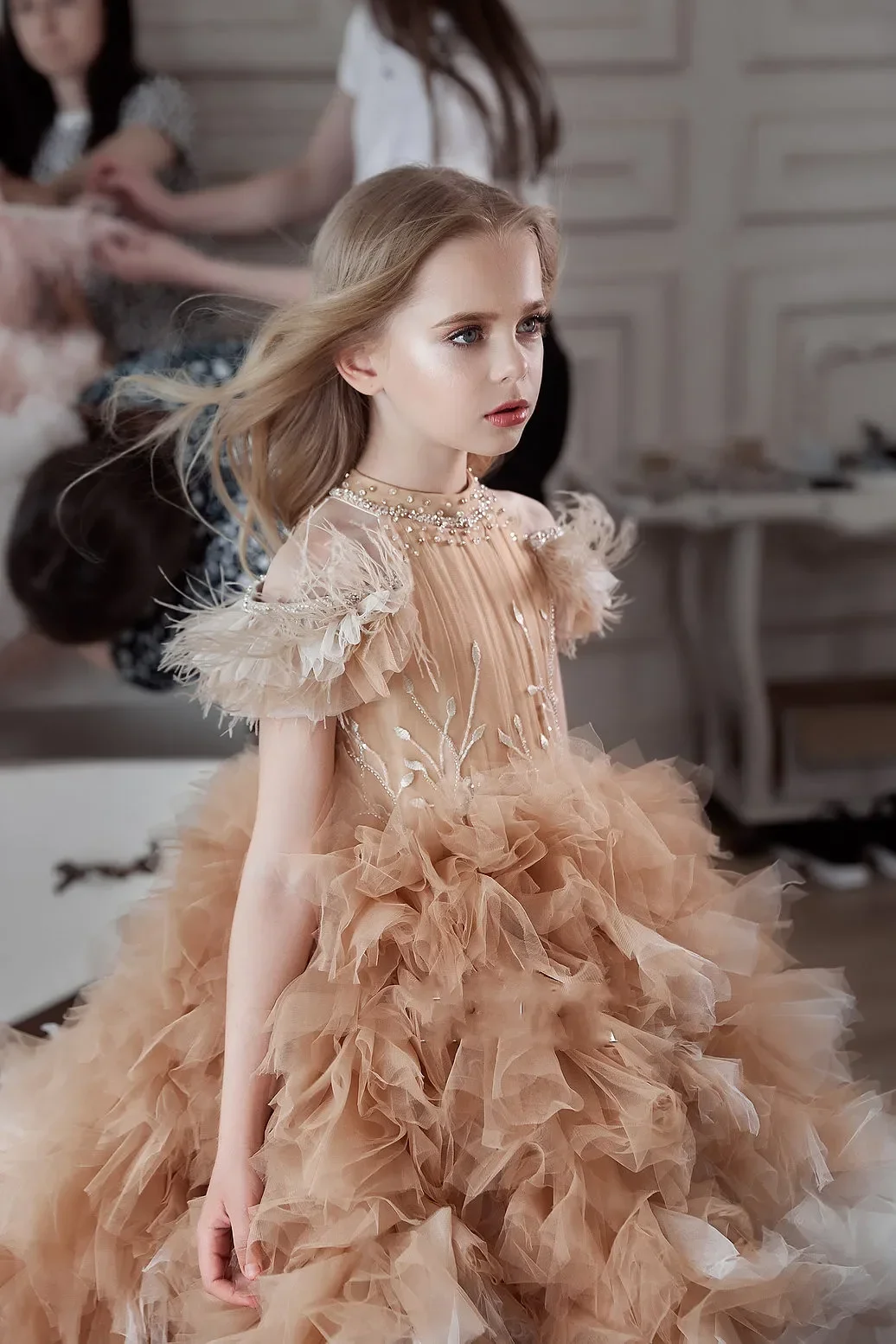 

Customized Gorgeous Glitz Luxury Flower Girl Dresses For Wedding Evening Dress Ruffles Feather Pageant Tulle Gowns for Girls