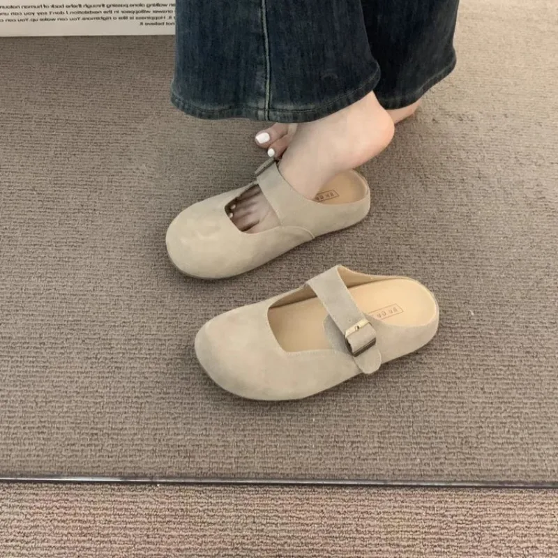 

2025 Retro Woman Shoes Autumn Female Footwear Shallow Mouth Casual Sneaker Round Toe Soft Fall Dress New Summer