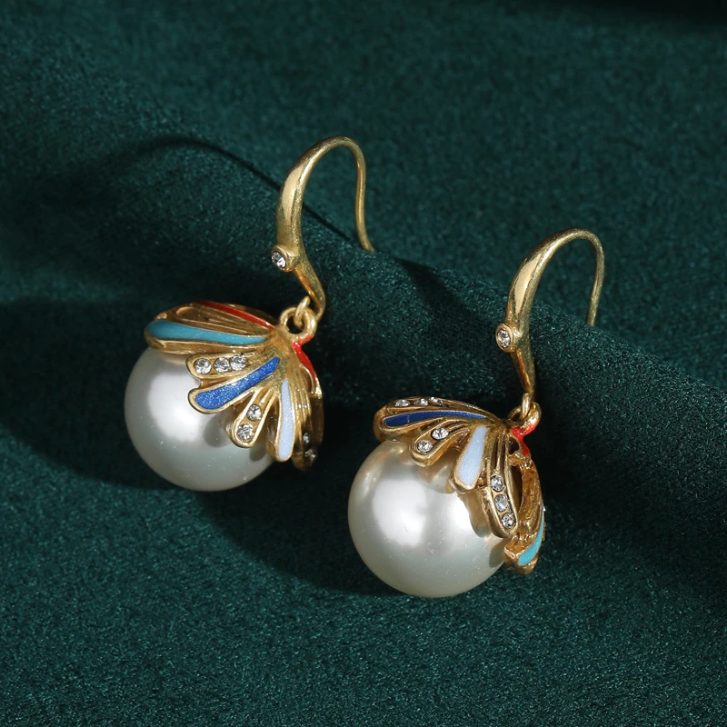 

Vintage Pearl Drop Earrings Designed Rhinestone Decoration Wedding Gold Color Hook Elegant For Women Daily Party Outfits New In