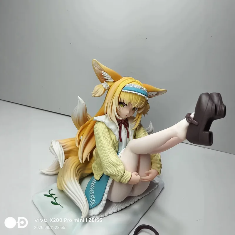 

Song of Spring Beautiful Girl Linglan Little Fox Game Model Statue - Handmade Color Box Ornament for Children's Birthday Gift