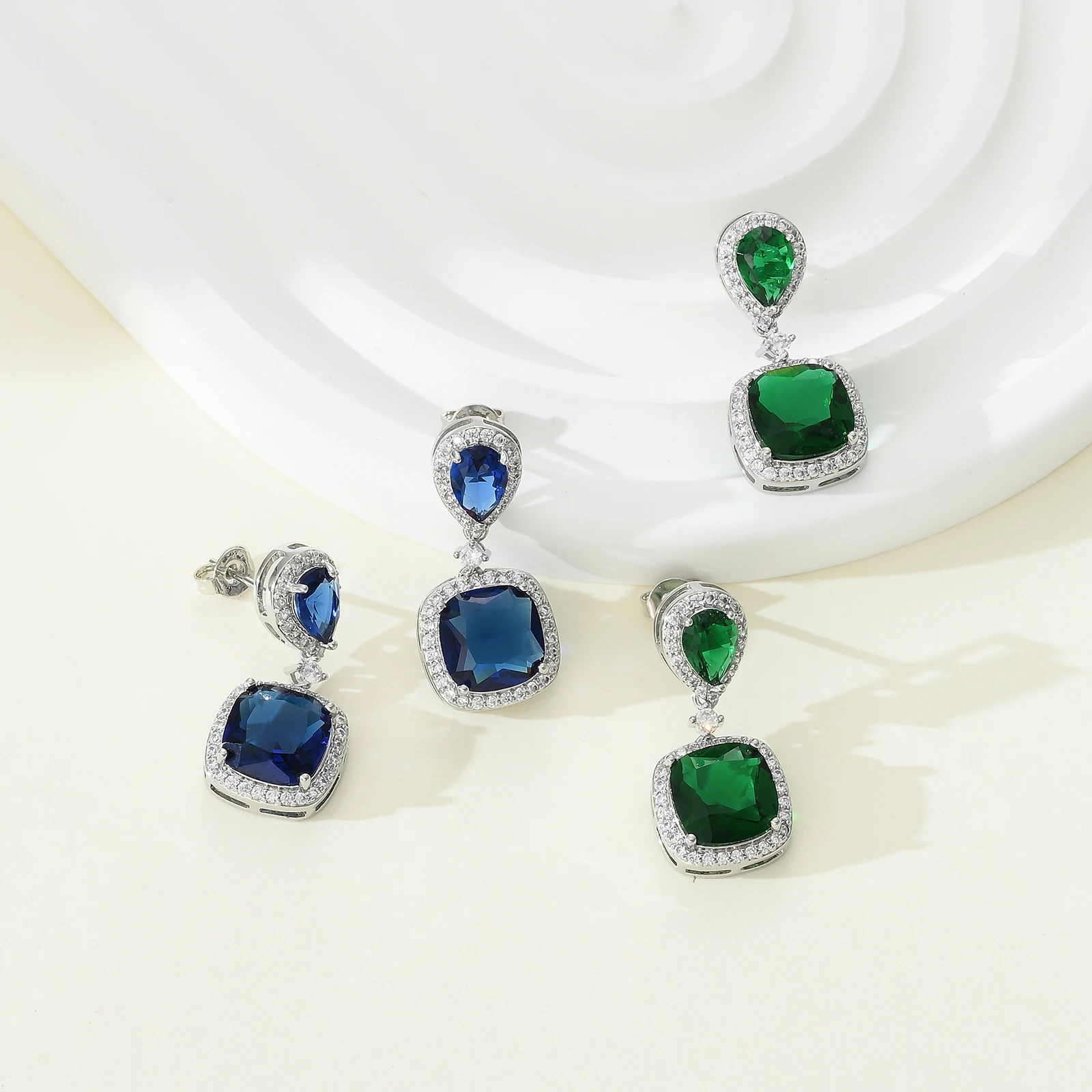 Europe and the United States fashion OL emerald light luxury full superflash zircon earrings high sense women's earrings earring