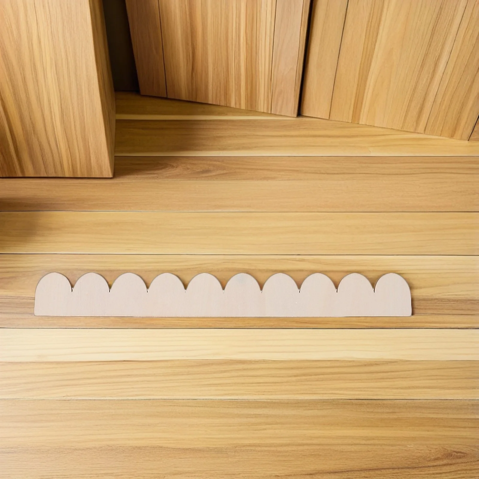 6 قطع من إطار الباب المزخرف بحواف خشبية على شكل صدفي، حدود غير مكتملة