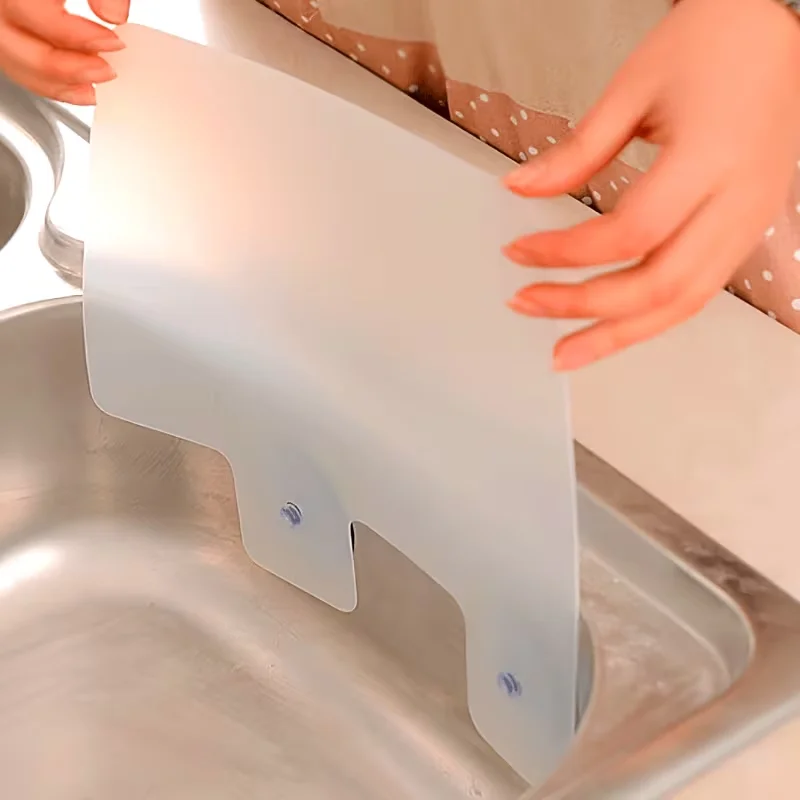 

Kitchen Sink Splashback PVC Flaps Water Splash Guards With Sucker Waterproof Screen For Dish Washing Anti-Water Board