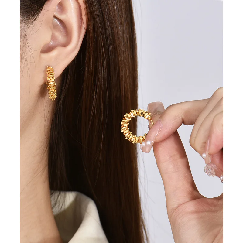 Retro C-Shaped Geom… - image