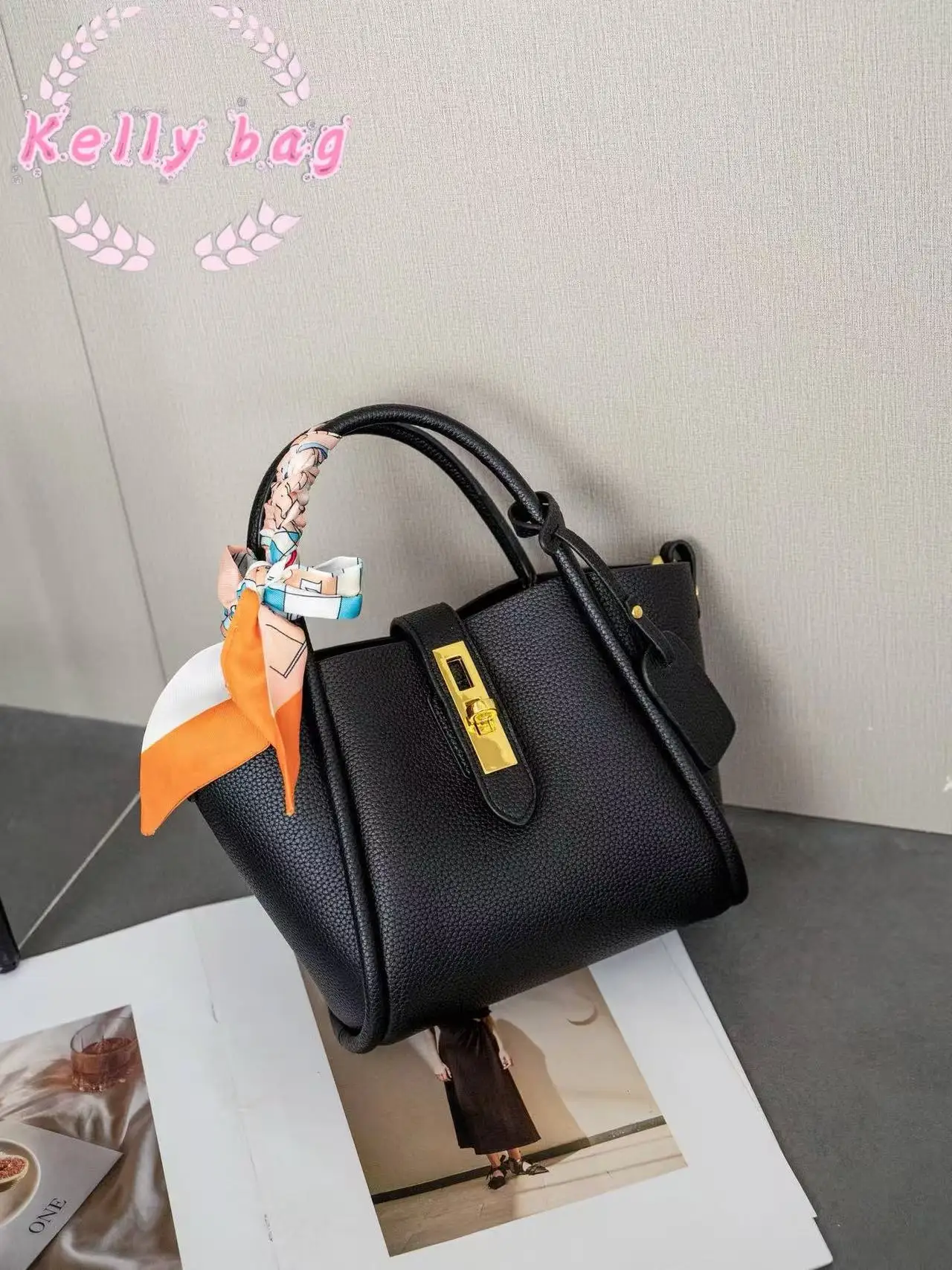 

New Genuine Leather Women Shoulder Bag Luxury Handbag High-end Small Bucket Tote Buckle Close Design