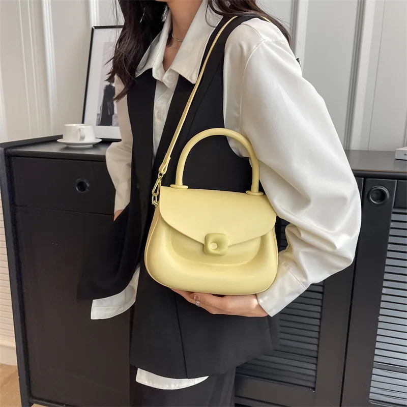 2023 New PU Crossbody Bag Fashion Personalized Smiling Face Handle Bag Designer Versatile Solid One Shoulder Bag