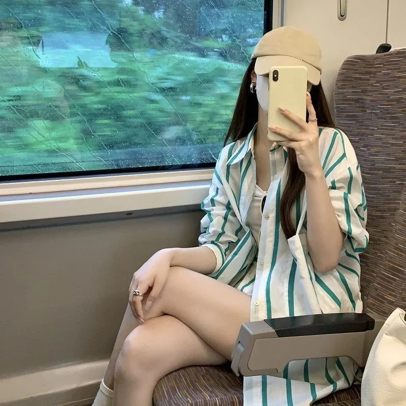 

Пляжные рубашки и блузки Женские шорты Защита от солнца Свободный комплект роскошных тенденций Летняя мода 2025 Короткие комплекты для женщин 2 шт.