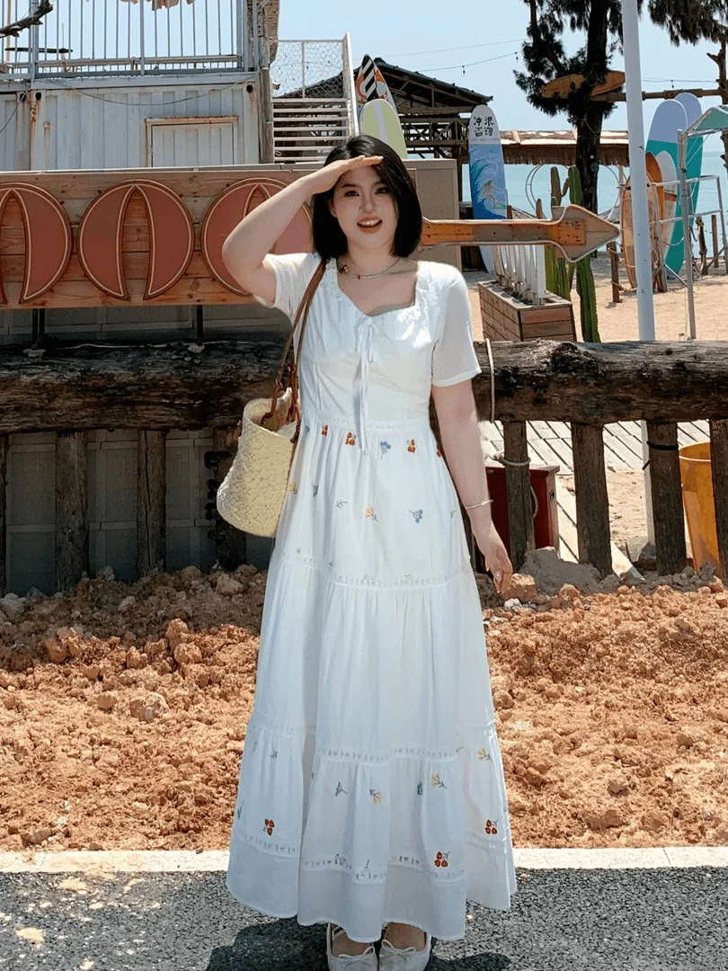 

plus Size Lace Embroidery Dress Gentle Style Square Collar Waist Cinching Slimming Design Sensation Long Dress for plus Size ...