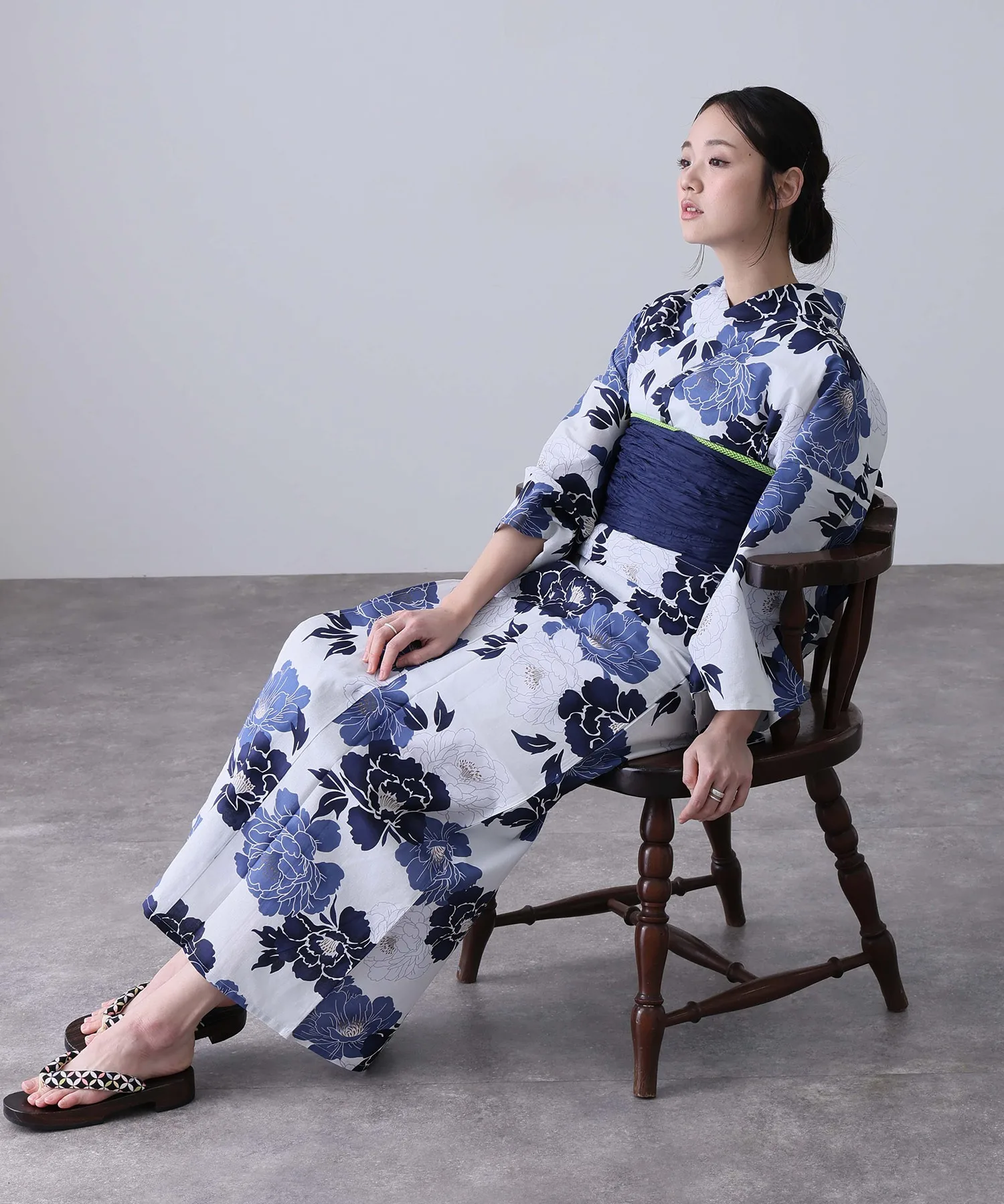 فستان يوكاتا كيمونو تقليدي للف - مراجعة Ethnic Clothing & Online Fashion Store Khaadi Us وسعره