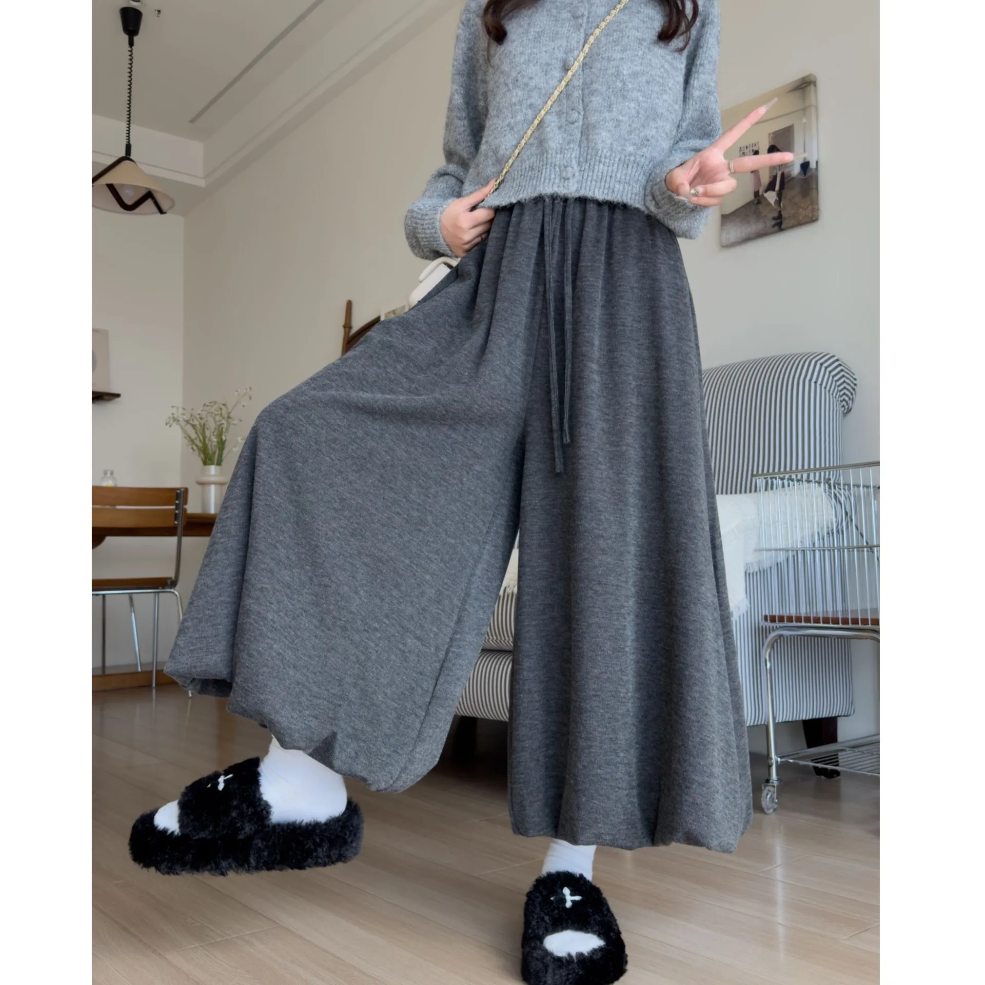 سراويل كولوتيس فائقة النعومة عالية الخصر مرنة ثنى كولوتيس سراويل بالازو كبيرة الحجم مريحة وخفيفة الوزن ومزخرفة ومتعددة الاستخدامات