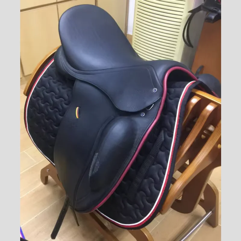 Carrinho esportivo para cavalos ao ar livre com sela de cavalo sintética para suprimentos de treinamento de animais de estimação