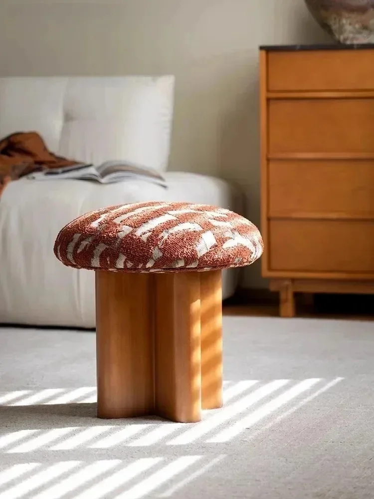 دواسة غرفة المعيشة على شكل فطر، مقعد خشبي على الطراز القديم، مقعد غرفة نموذجي للسرير والإفطار