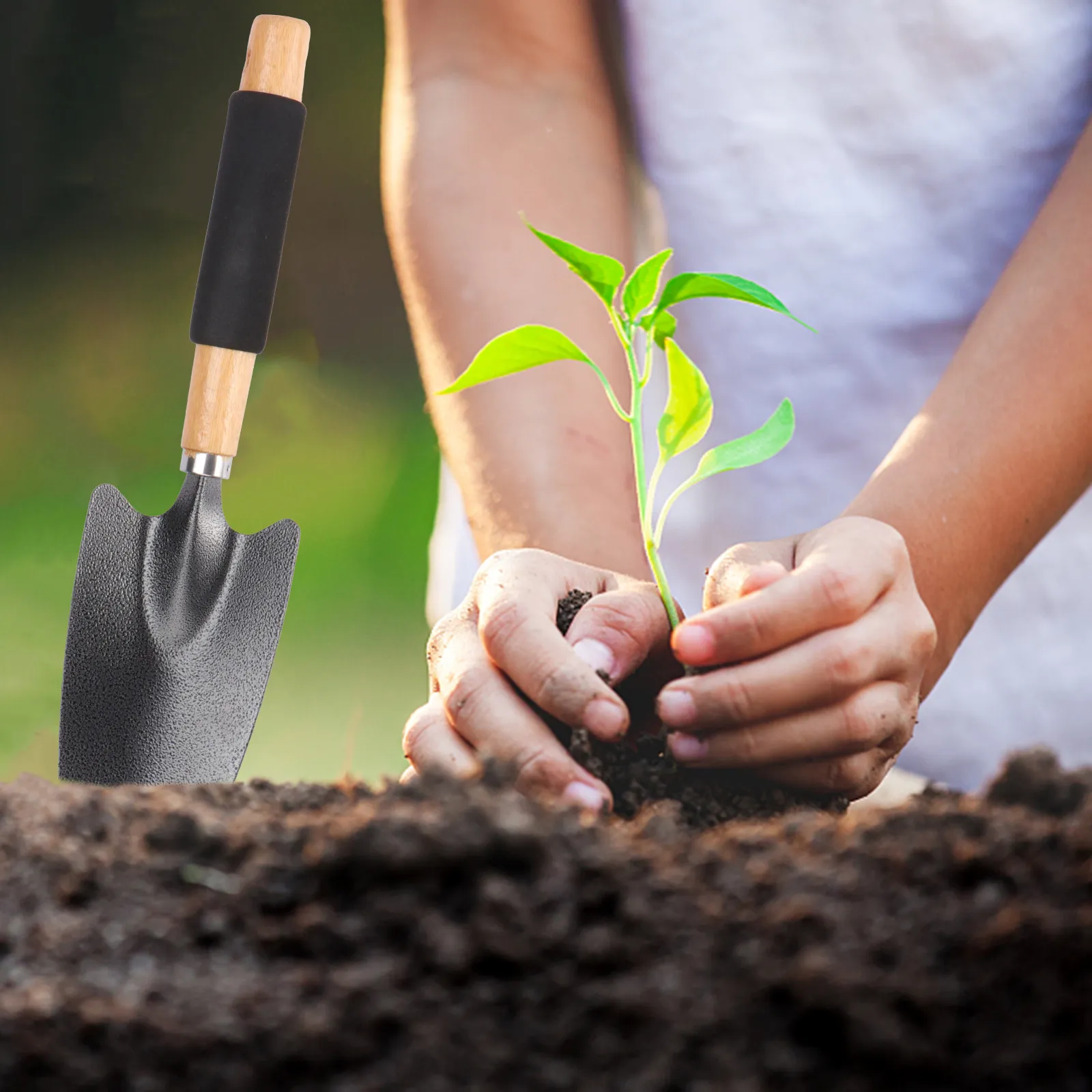 

Gardening Shovel Ergonomic Wooden Handle Heavy Duty Rust Resistant for Digging Planting Weeding Turning Soil Horticulture Tool