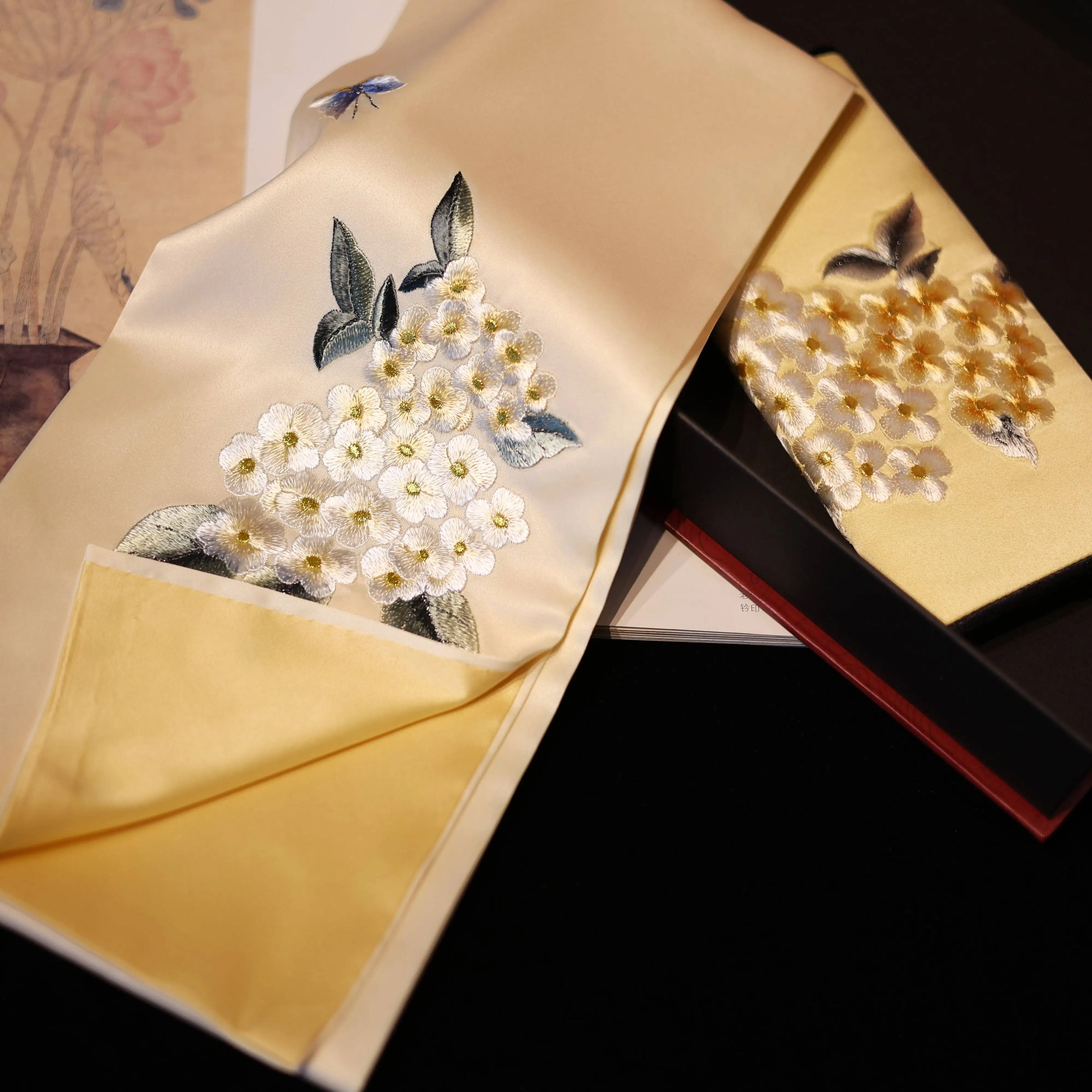 Handmade Embroidery Suzhou Embroidery Silk Scarf Silk Scarf Embroidery Wallet Card Holder Special Gift for Foreigners
