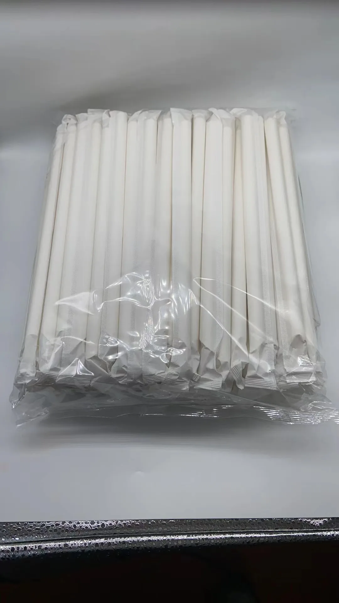 

200 White Paper Straws of 12 MM Calibre and 230 MM Length, Suitable for Boba Milk Tea, Enjoy the Silky Smoothness