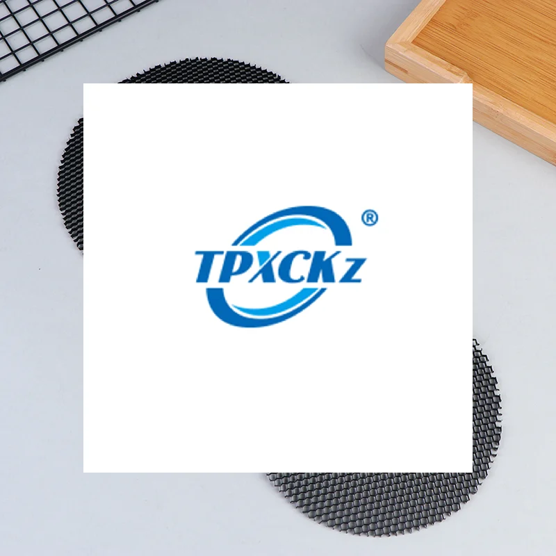 Светодиодный-светильник-с-мягким-рассеивателем-круглый-с-сетчатым-экраном-сотами-черный-антибликовый-из-алюминия