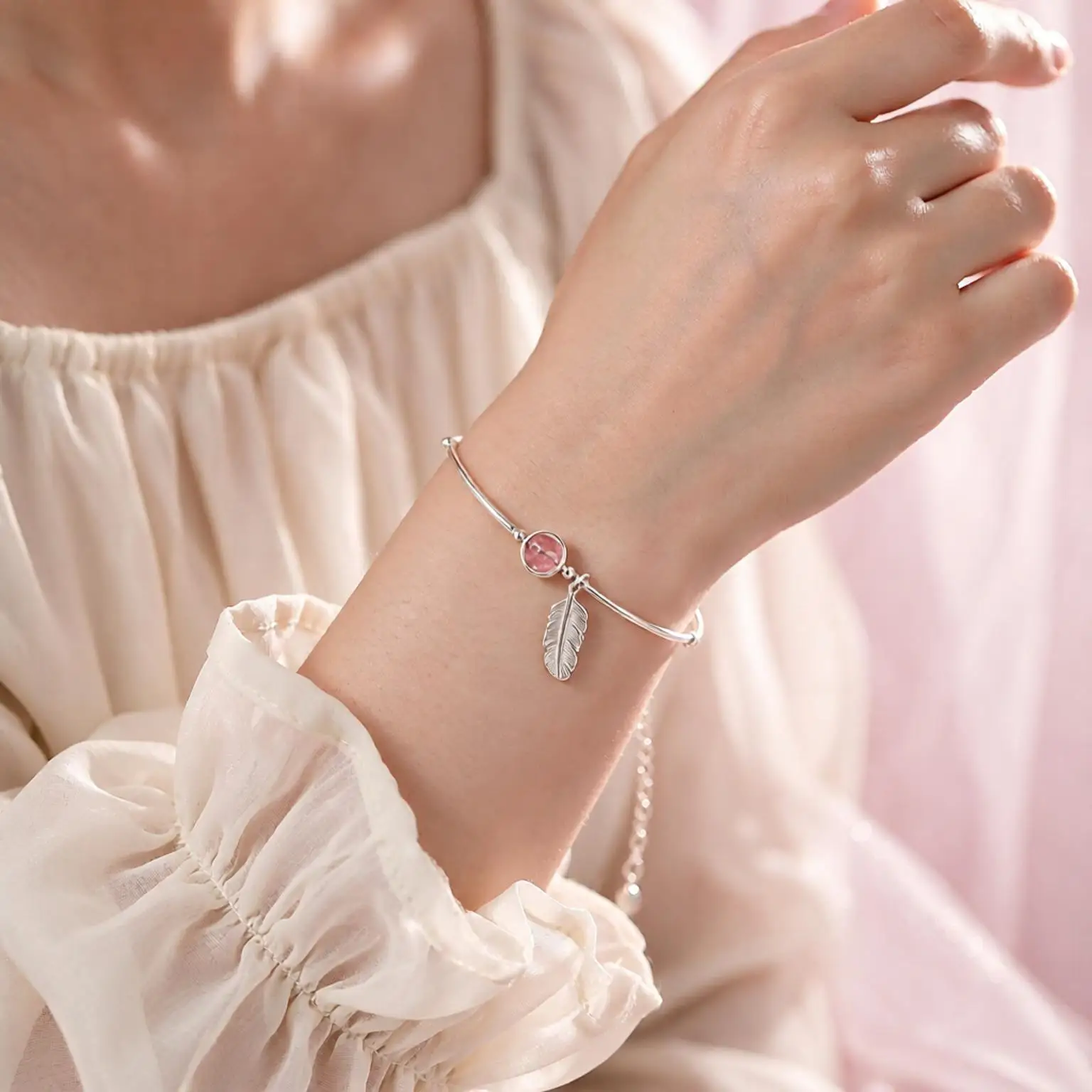 Delicate 925 Sterling Silver Strawberry Quartz Feather Adjustable Bracelet For Women Girl Anniversary Party Fashion Jewelry Gift