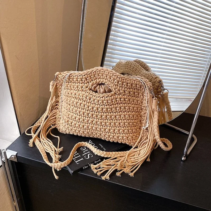 

Повседневная роскошная винтажная сумка через плечо для женщин для отдыха с элегантной кожей и модной однотонной сумкой