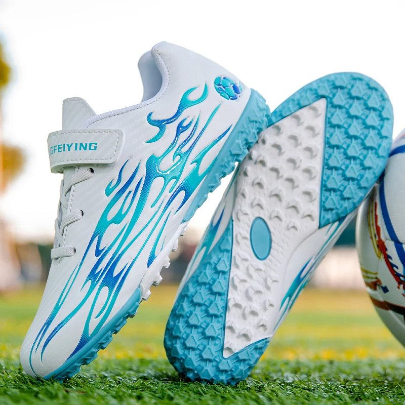 

Men New Turf Football Boots Original Resistant Casual Indoor Boys Soccer Shoes High Quality Comfortable Futsal Football Shoes